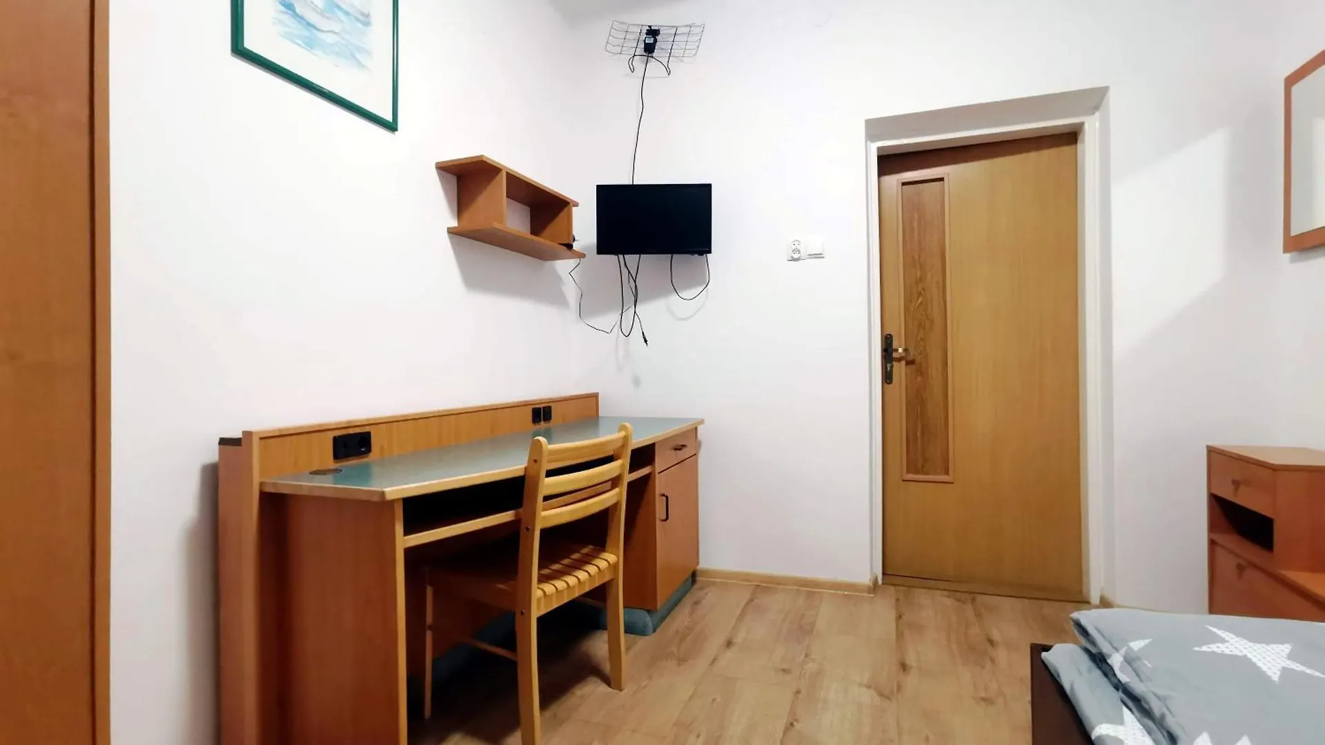 Bed and Breakfast Pokoje 24H Ul. Bagrowa Kraków 0*,  Polska